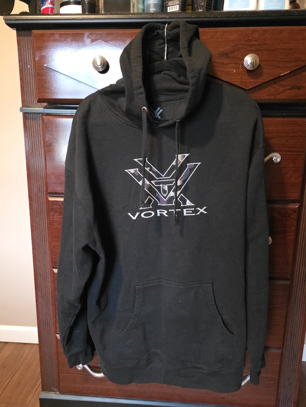 Mens Vortex Hoodie. sz 3xl, fit like xl. Black. Like New.
